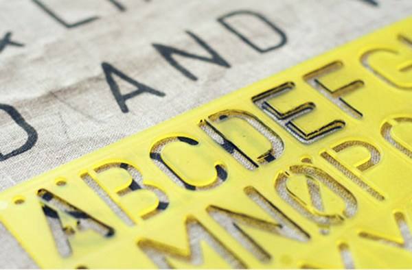 diy-graphic-pillow-3