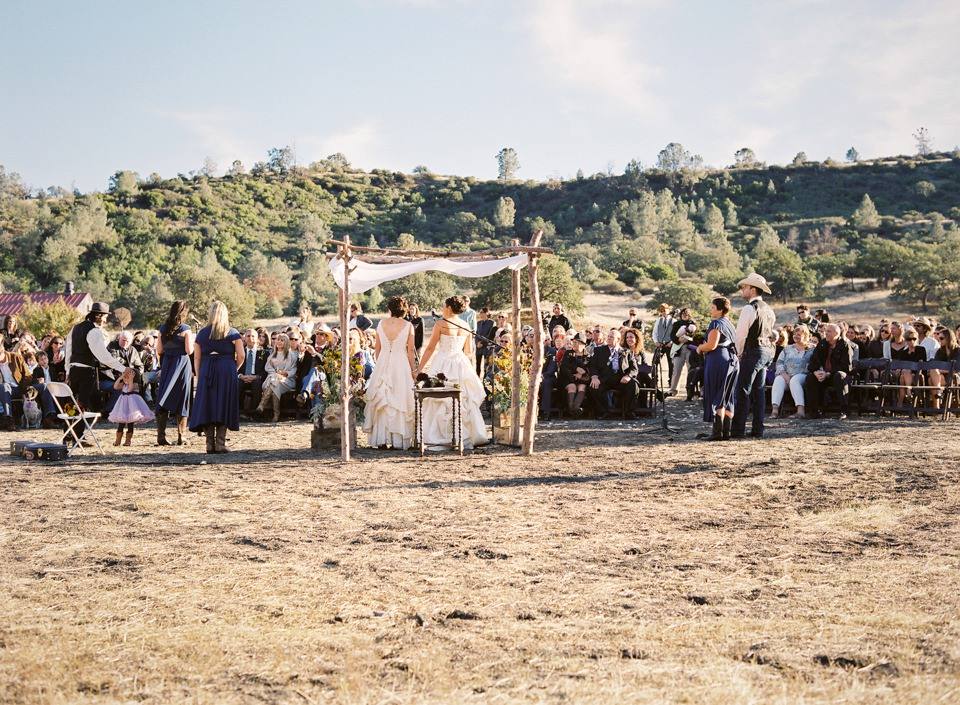 tracey-tracys-calimonia-farmhouse-lesbian-wedding_0007