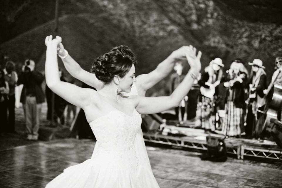 tracey-tracys-calimonia-farmhouse-lesbian-wedding_0035